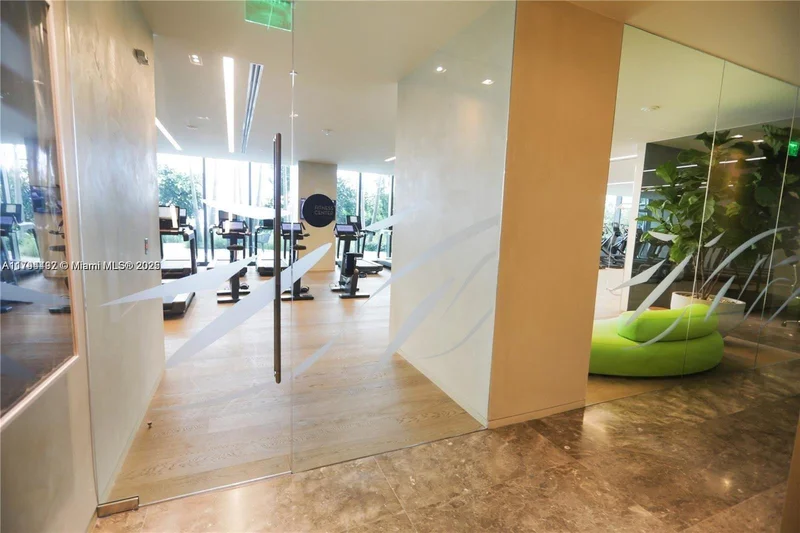 480 NE 31 St 2007, Miami, Florida, United States. - Photo 36