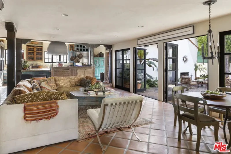 2801 Belden Drive, Los Angeles, California, United States. - Photo 8