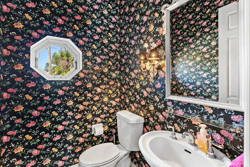 508 Siesta Drive, Sarasota, FL 34242, Siesta Key, Florida, United States. - Photo 33