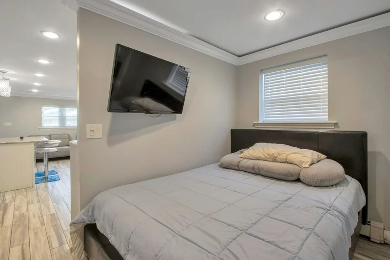 837 Swinton Avenue, New York, New York, United States. - Photo 19