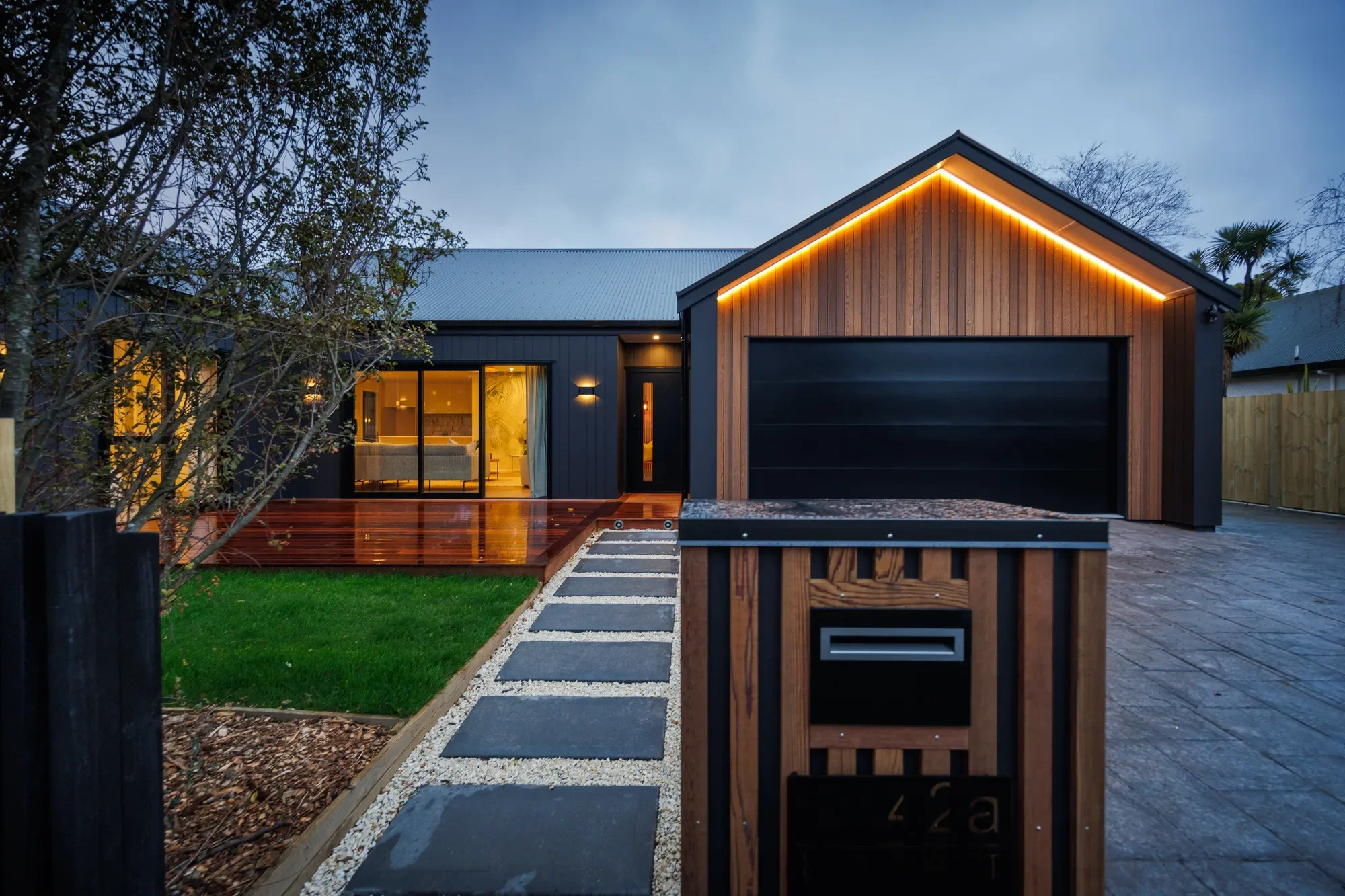 Exterior photo 2
