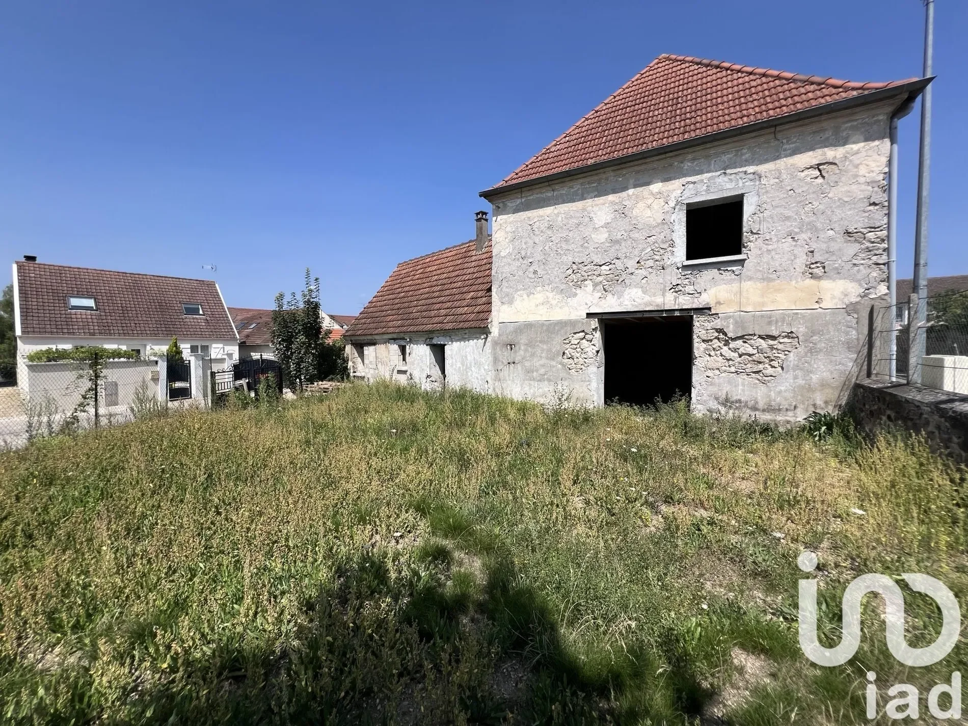 Exterior photo 6