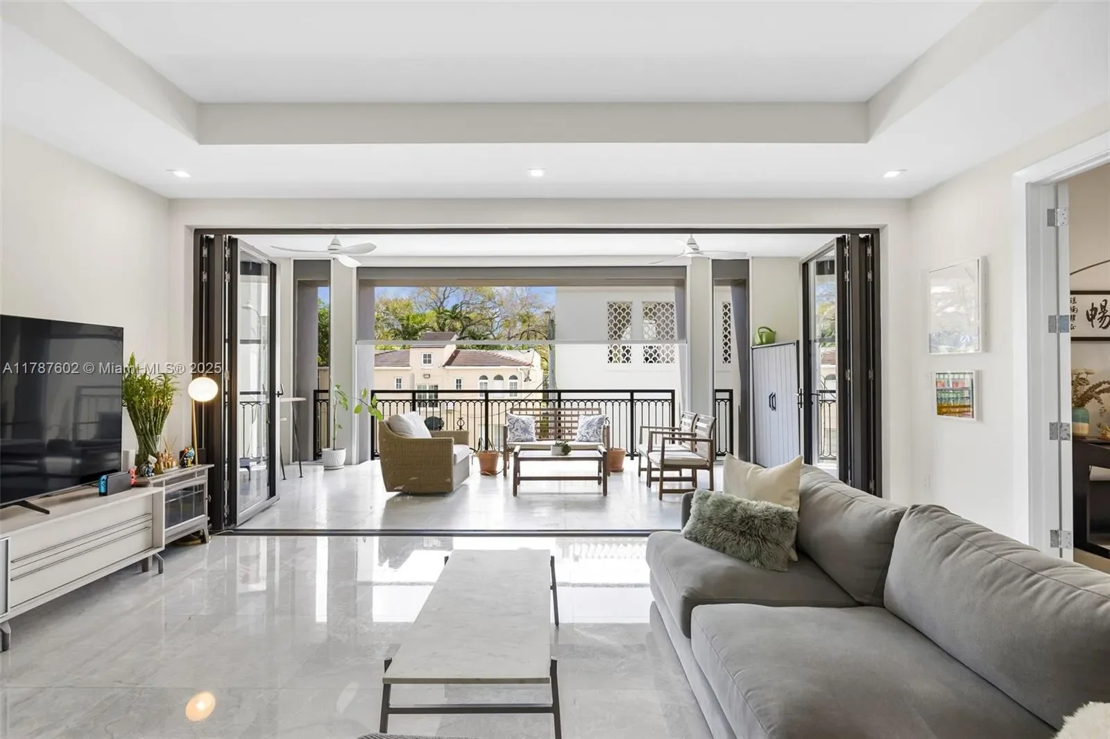 718 Valencia Ave 206, Coral Gables, Florida, United States. - Photo 24
