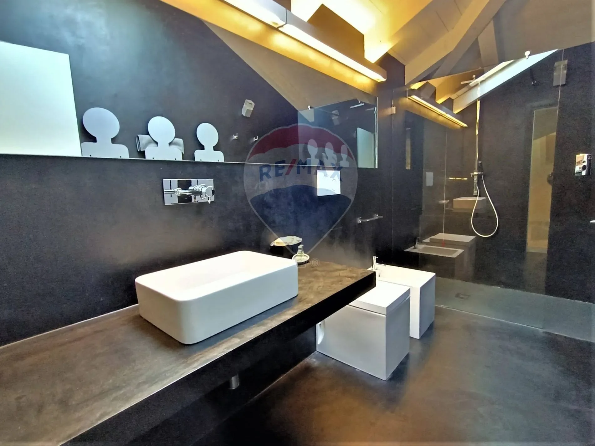 Gallery photo 4