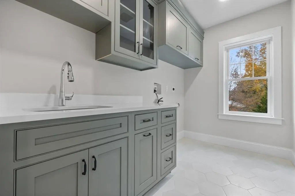 89 Wildwood St, Winchester, Massachusetts, United States. - Photo 10