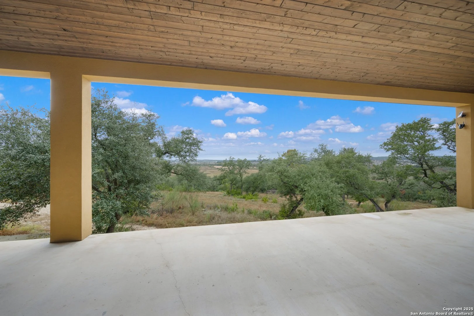 Exterior photo 12
