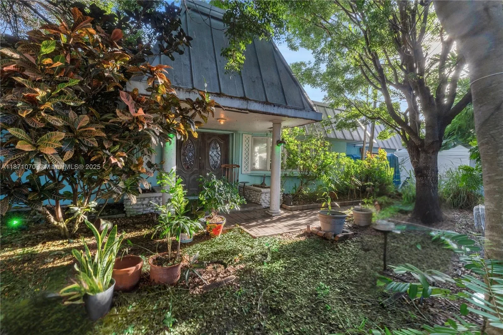 3260 Lakeview Dr, Hillsboro Beach, Florida, United States. - Photo 16