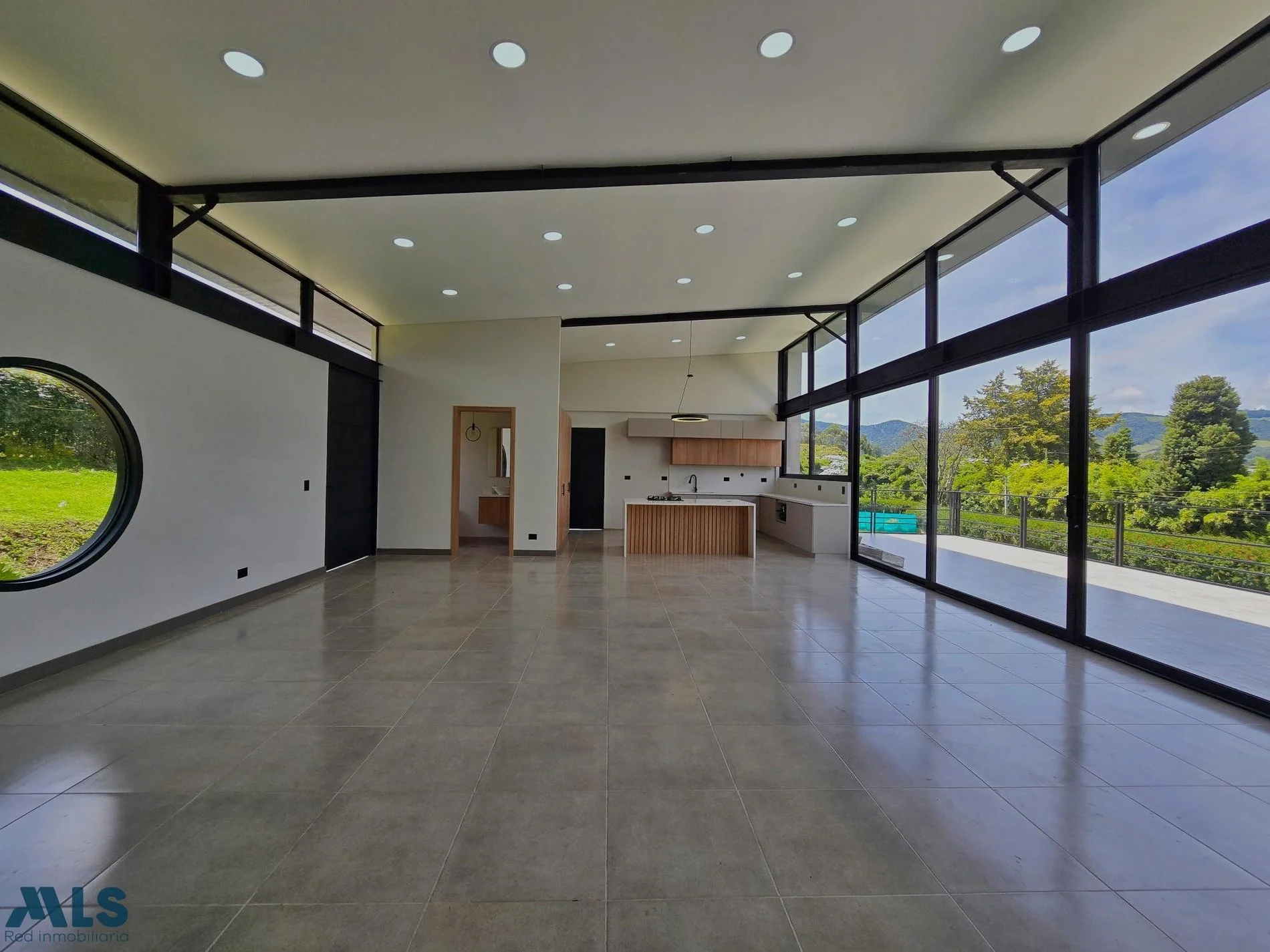 Gallery photo 1