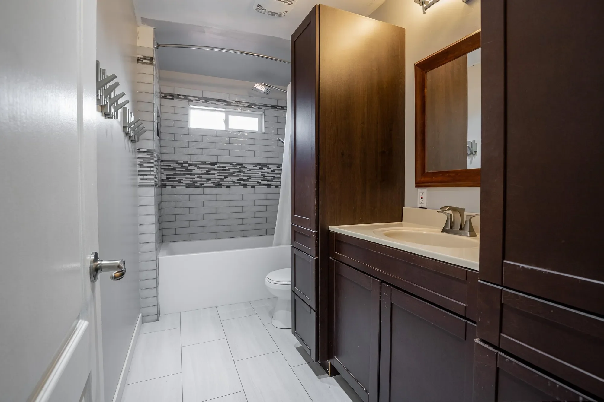 23 Bracken Parkway, Squamish, British Columbia, Canada. - Photo 2