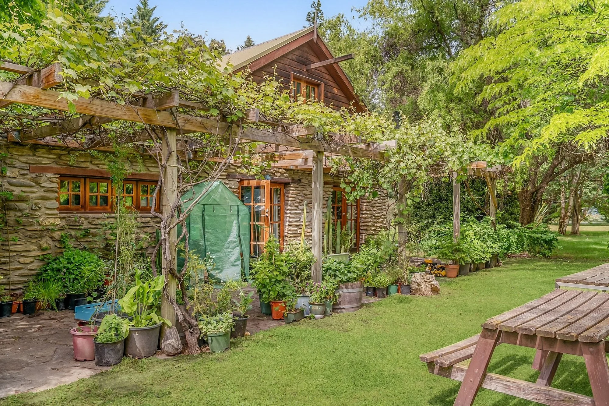 Exterior photo 11