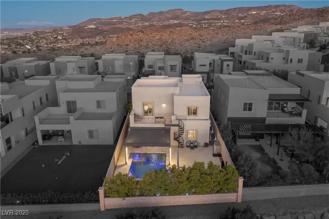 731 Glowing Horizon Street, Henderson, Nevada, United States. - Photo 2