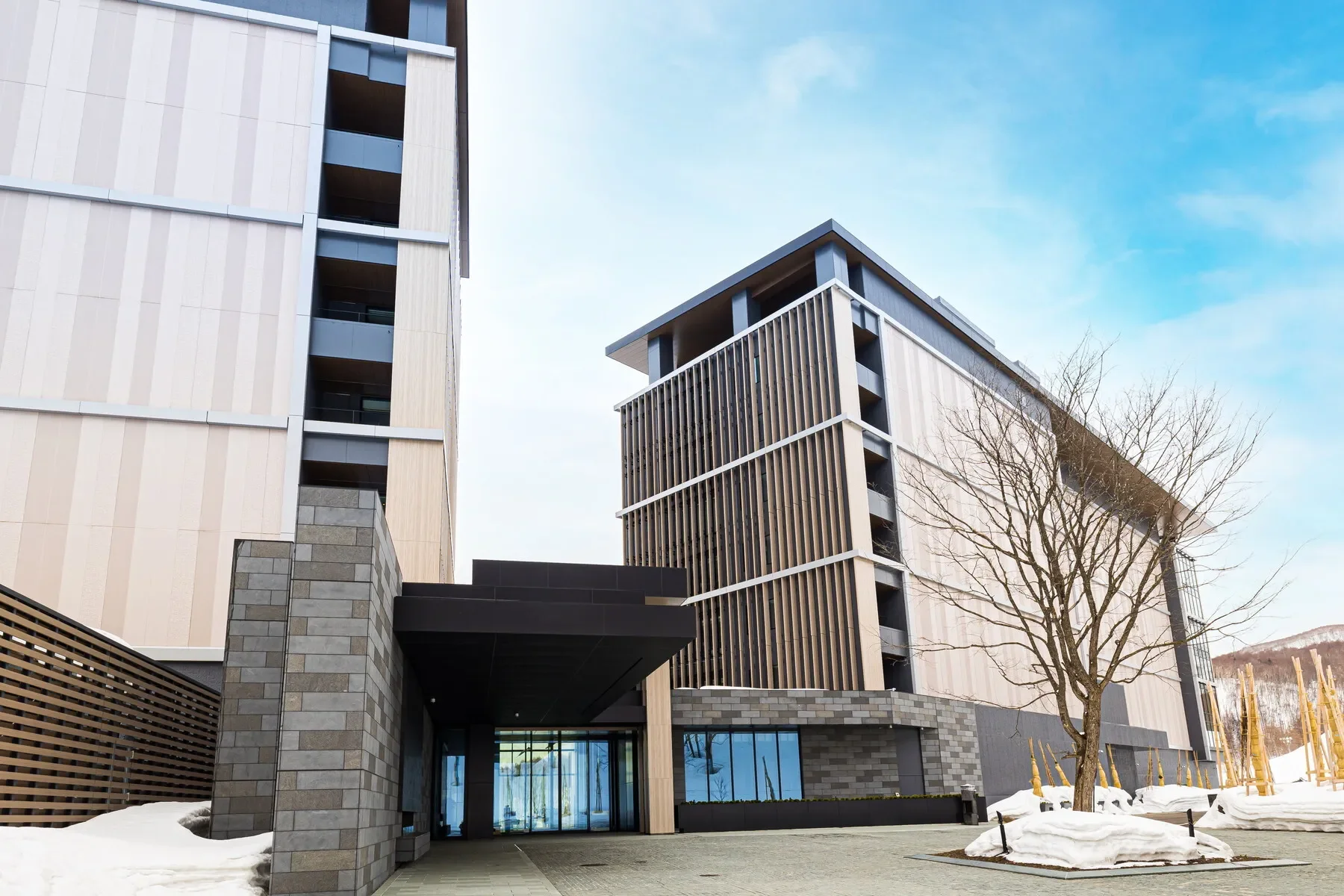 Exterior photo 4
