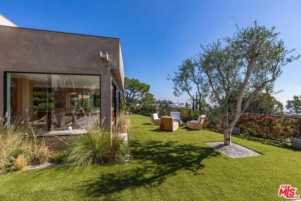 1705 Carla, Beverly Hills, California, United States. - Photo 31