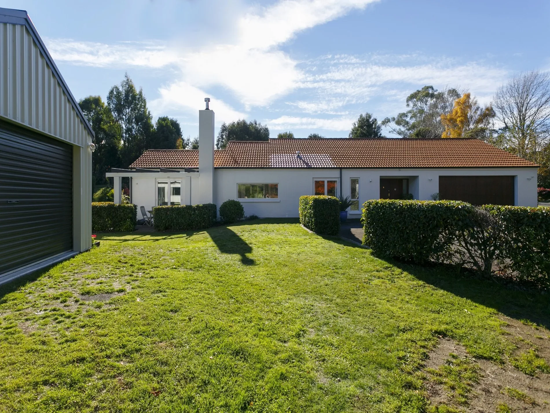 Exterior photo 5