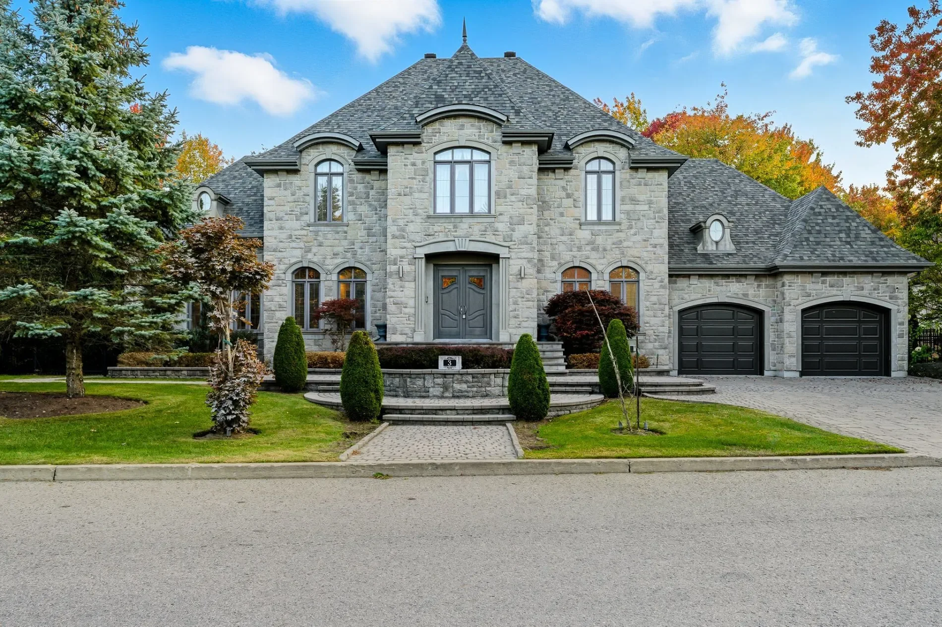 Exterior photo 7