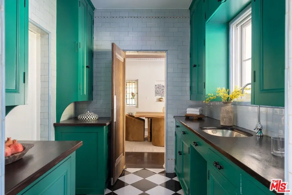 5470 Los Feliz Boulevard, Los Angeles, California, United States. - Photo 19