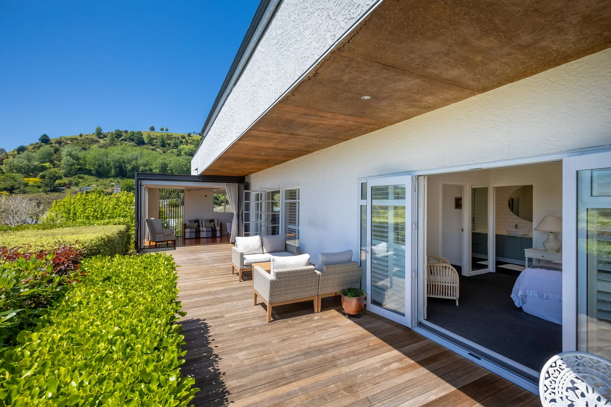Exterior photo 3