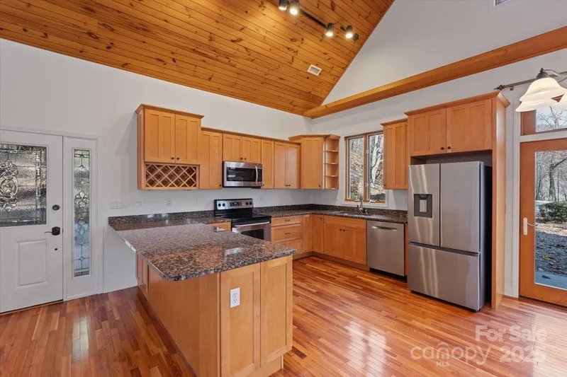 905 Old Fiddle Road, Waynesville, NC 28786, Waynesville, North Carolina, United States. - Photo 4