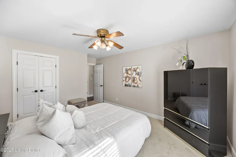 1027 Garden Creek Cir, Louisville, KY 40223, Watterson Park, Kentucky, United States. - Photo 30