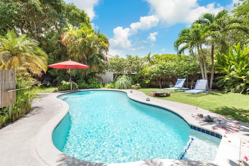 855 NE 111th St, Biscayne Park, FL 33161, Miami, Florida, United States. - Photo 3