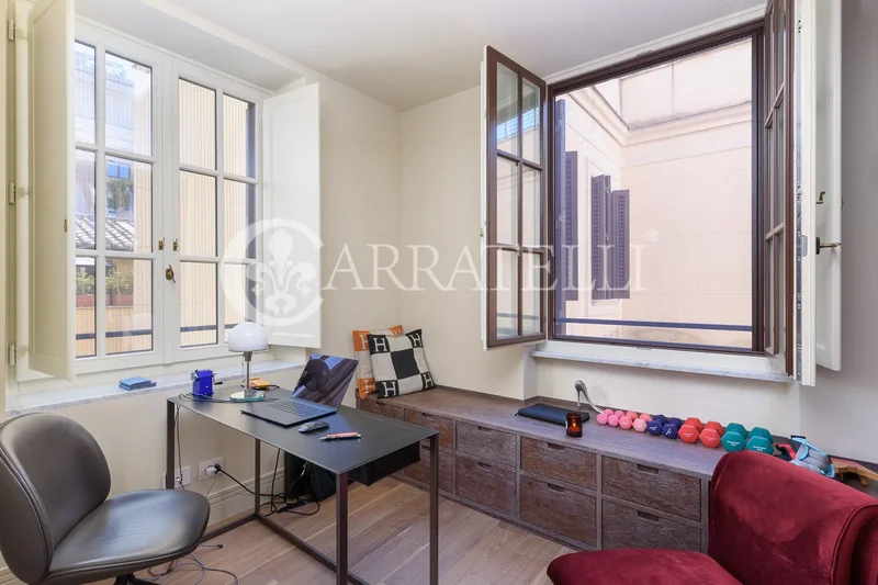 piazza san silvestro, Lazio, Rome, Lazio, Italy. - Photo 6