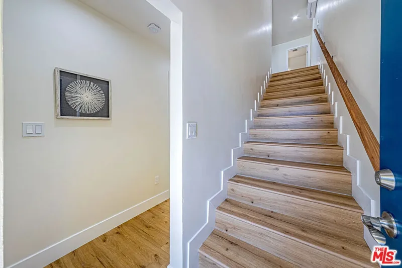 5633 La Mirada Avenue, Los Angeles, California, United States. - Photo 2