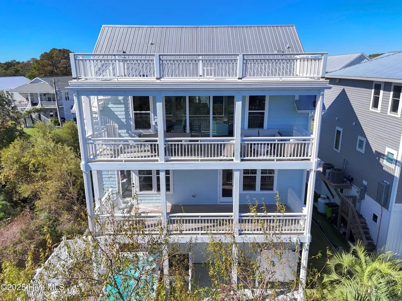 611 Third Street S, Carolina Beach, North Carolina, United States. - Photo 5