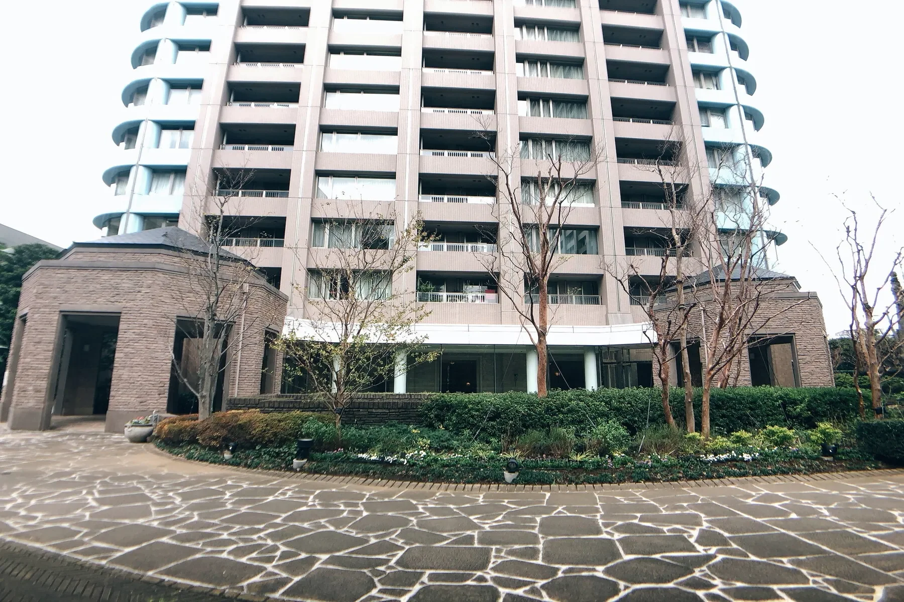 Exterior photo 3
