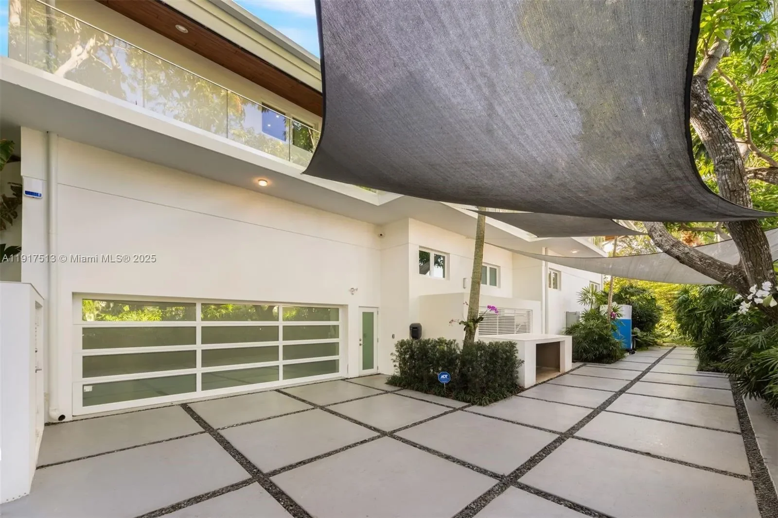 7150 W Lago Dr, Miami, Florida, United States. - Photo 54