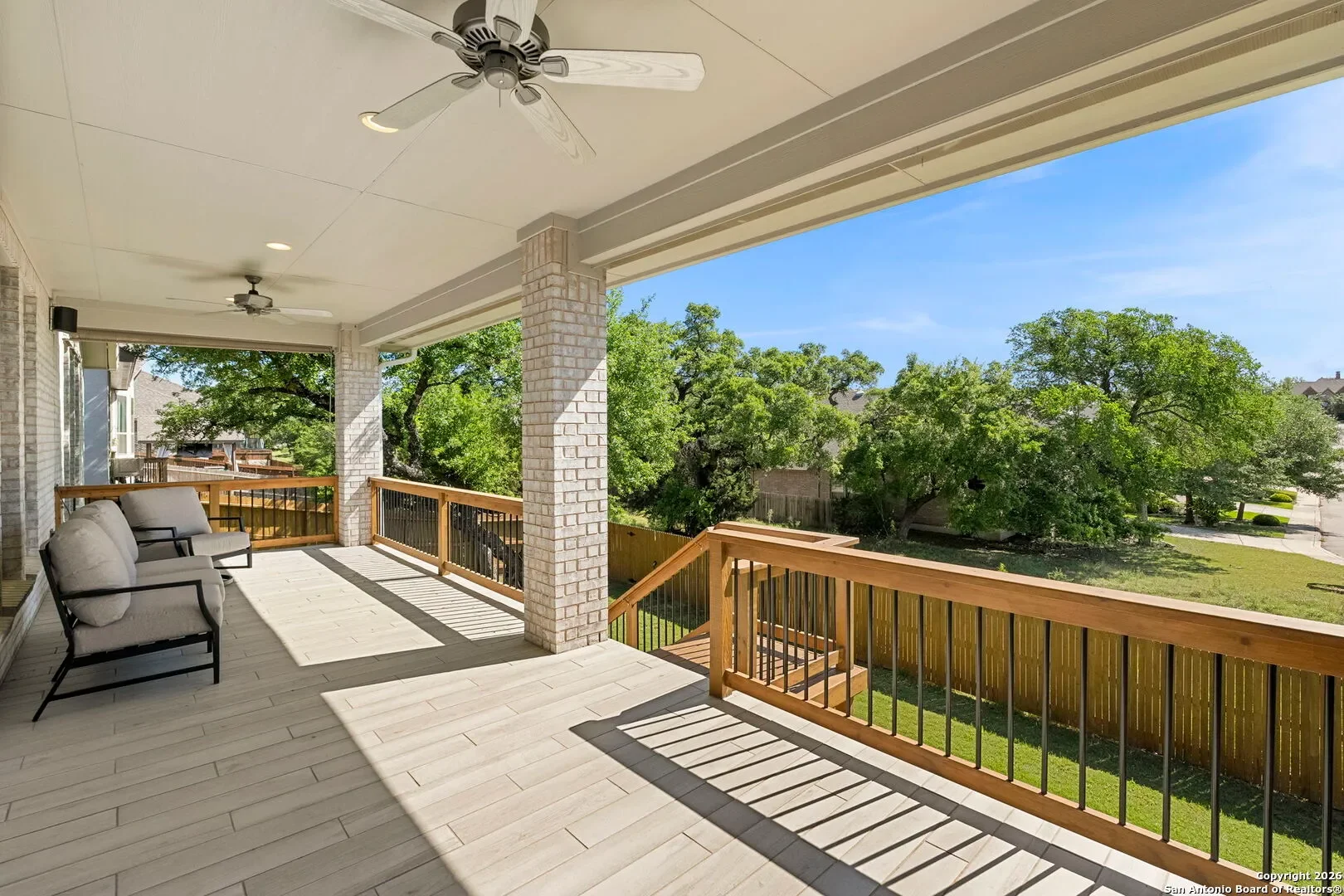 Exterior photo 4