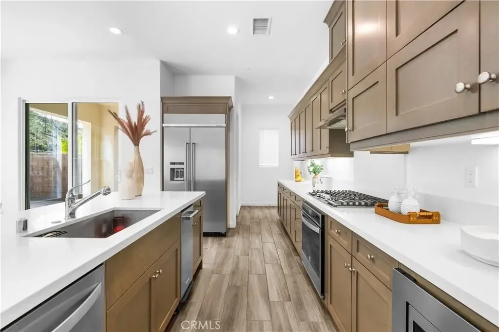 20611 W Chestnut Circle, Los Angeles, California, United States. - Photo 12
