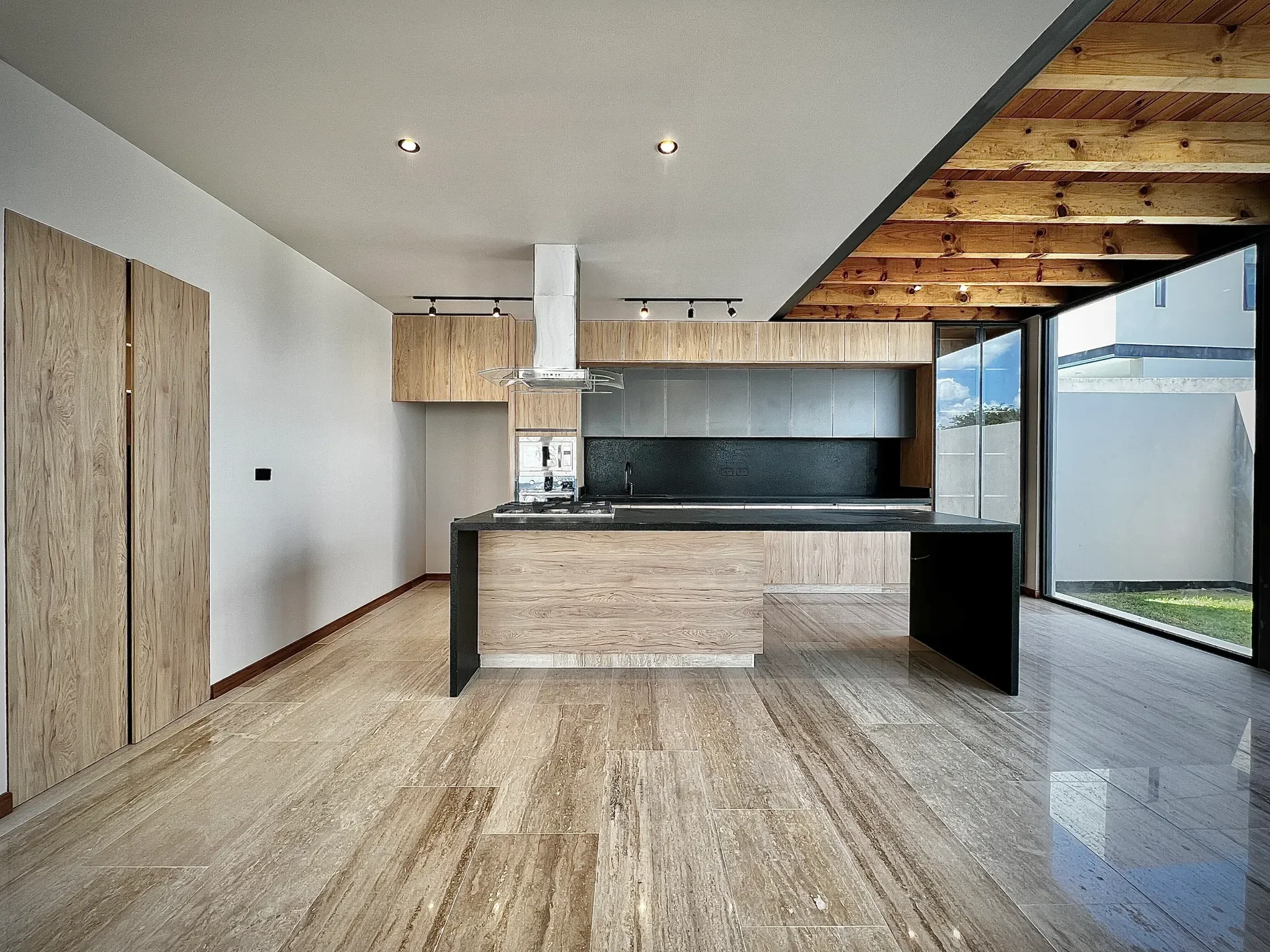 Gallery photo 2