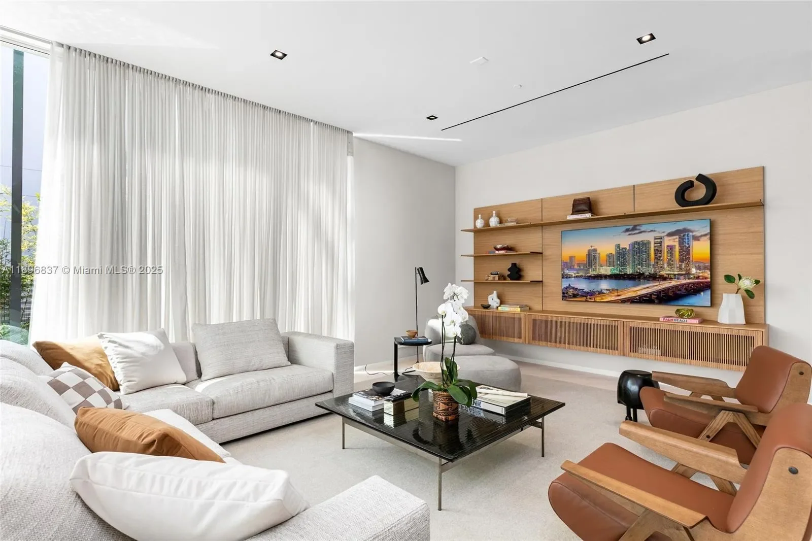 1081 W 48th St, Miami Beach, Florida, United States. - Photo 10