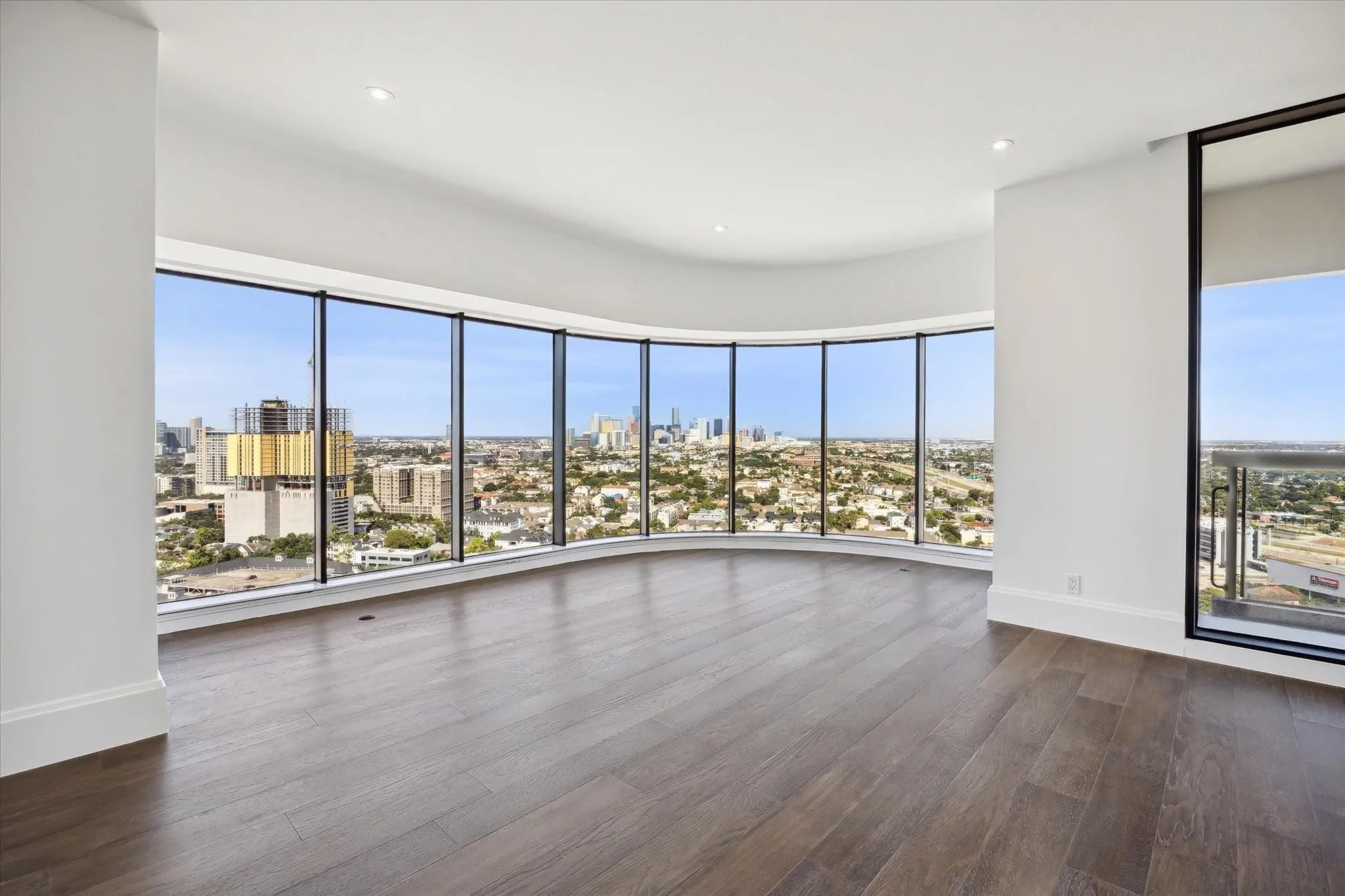 1701 Hermann Drive Drive 27CE, Houston, Texas, United States. - Photo 8