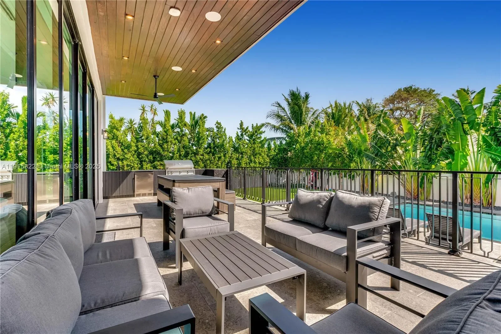 9045 Hawthorne Ave, Bal Harbour, Florida, United States. - Photo 26