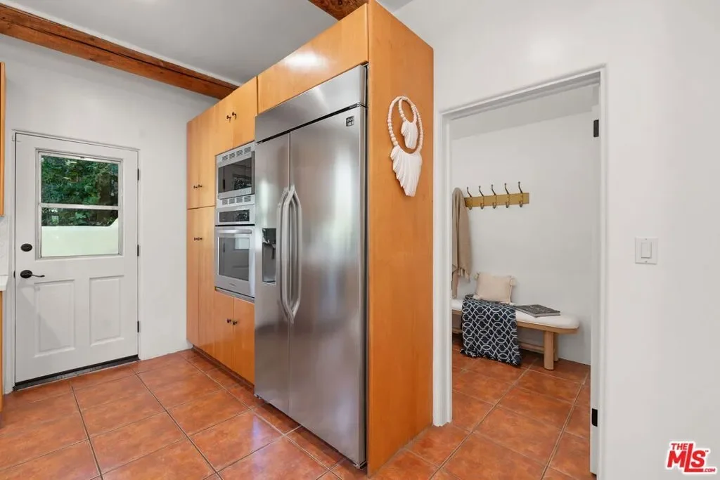 25648 Timpangos Drive, Hidden Hills, California, United States. - Photo 23