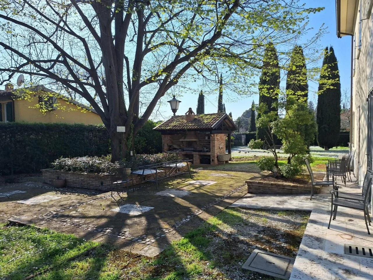 Exterior photo 3