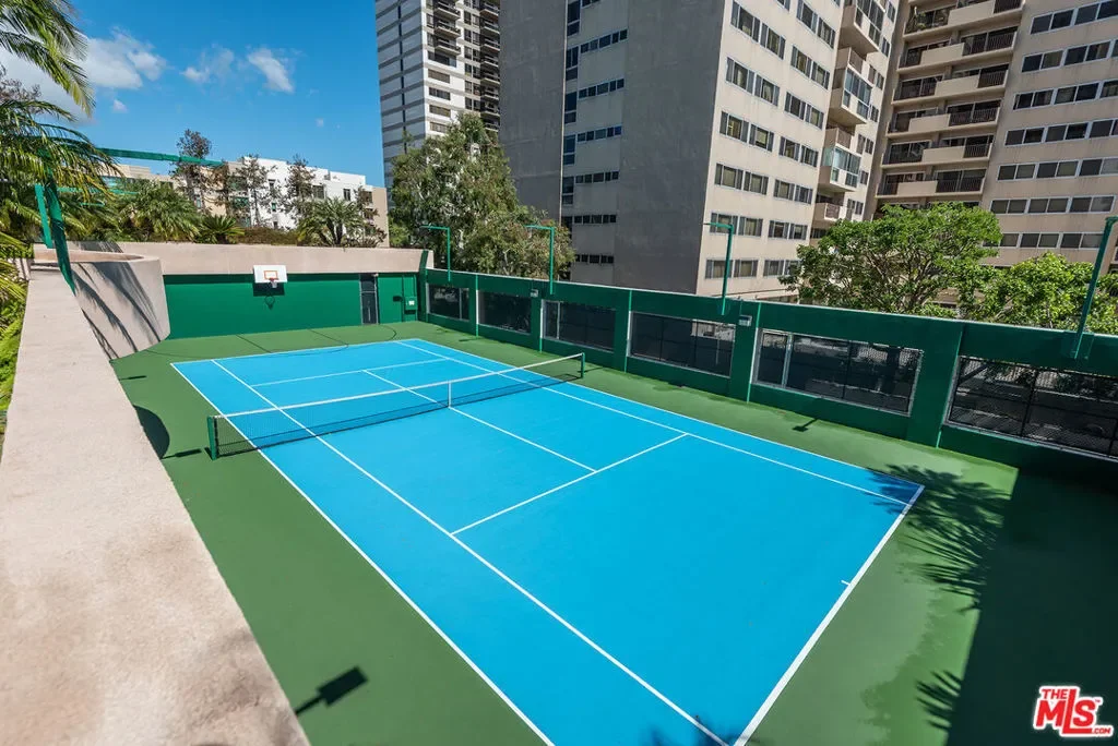10490 Wilshire Boulevard 604, Los Angeles, California, United States. - Photo 42