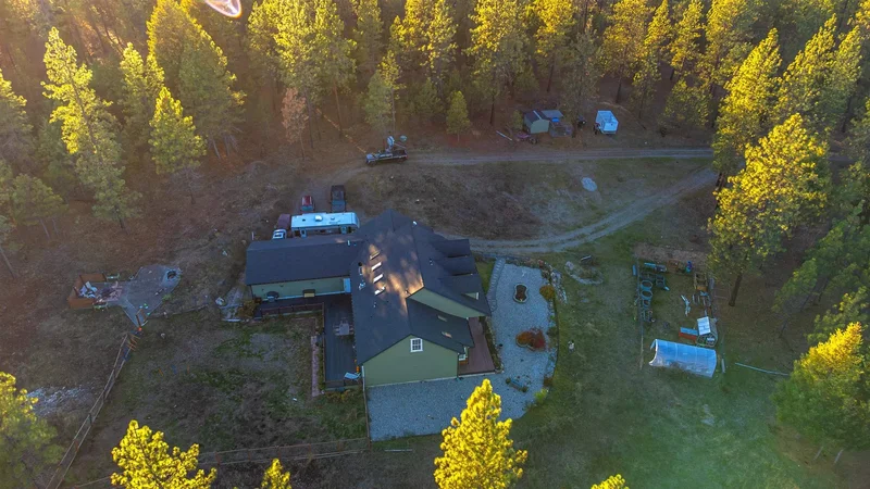 20701 W South Bank Rd, Nine Mile Falls, WA 99026, Nine Mile Falls, Washington, United States. - Photo 37