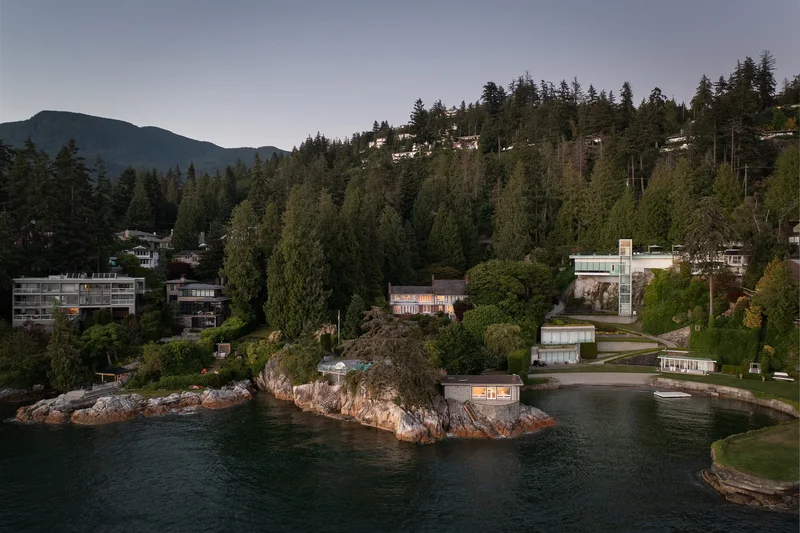 5240 Marine Drive, West Vancouver, BC V7W 2P8, West Vancouver, British Columbia, Canada. - Photo 9