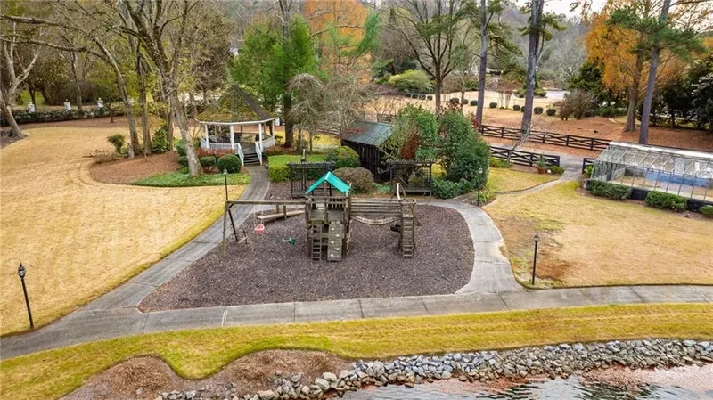 4571 Columns Drive SE, Marietta, Georgia, United States. - Photo 23