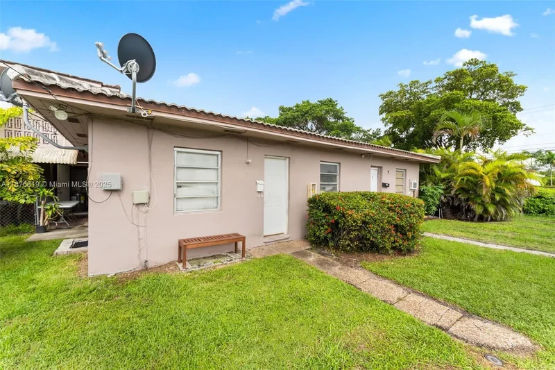 Miami Springs, Florida, United States. - Photo 8