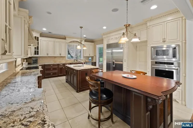 61 Overlook Drive, Woodcliff Lake, NJ 07677, Woodcliff Lake, New Jersey, United States. - Photo 14