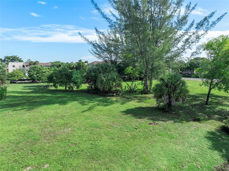 27th Riverside Dr, Coral Springs, FL 33065, Coral Springs, Florida, United States. - Photo 4