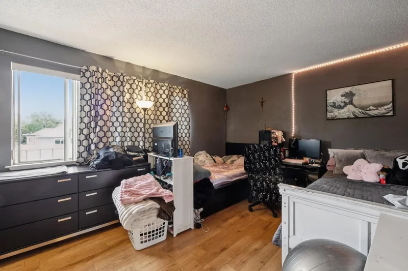 121 Lorton Avenue, Burlingame, California, United States. - Photo 14