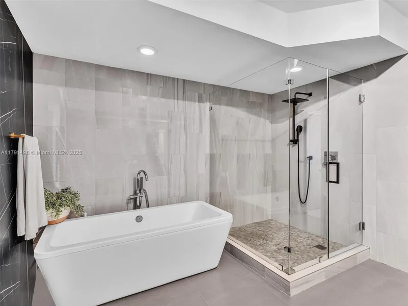 3201 NE 183rd St 2102, Golden Beach, Florida, United States. - Photo 22