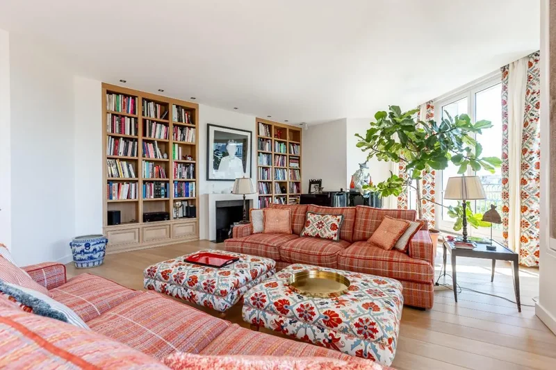 Paris VII - Prestigious Address – 180° Panoramic View of the Eif