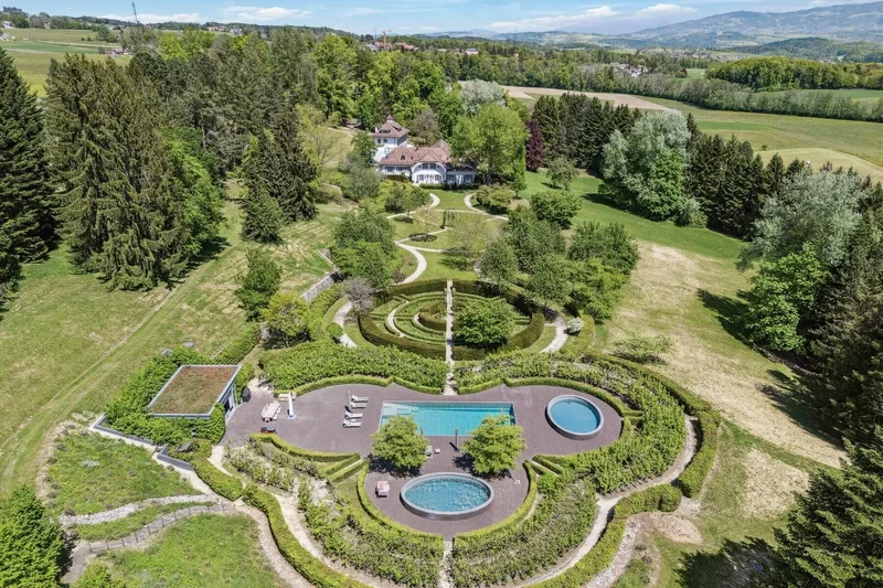 "Serene And Luxurious Setting Near Lausanne"
