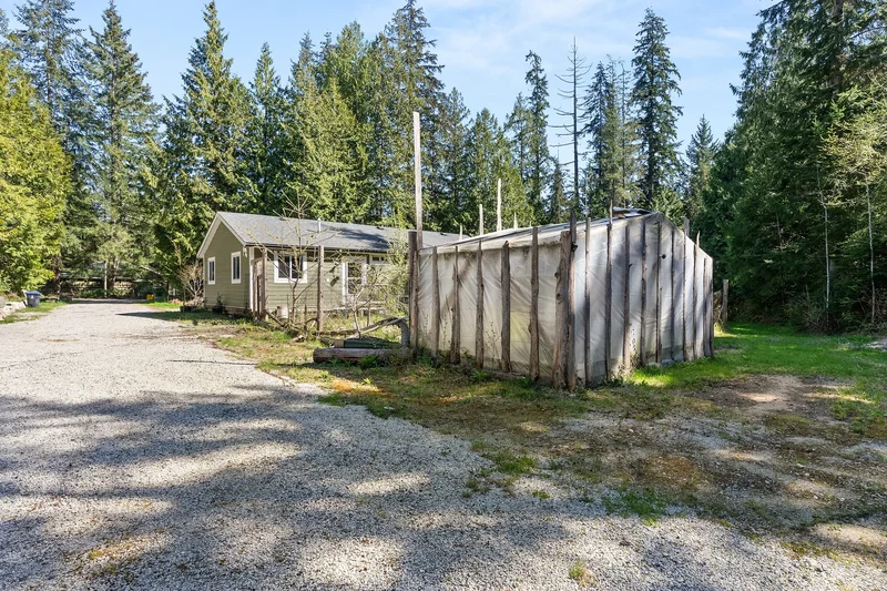 1751 Blower Rd, Sechelt, BC V7Z 0A6, Sechelt, British Columbia, Canada. - Photo 28