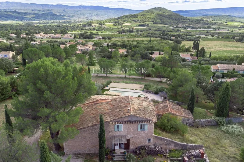 Saint-Saturnin-lès-Apt, Provence-Alpes-Côte d'Azur, France. - Photo 6